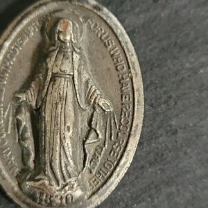 Vintage Miraculous Medal Virgin Mary Religious Pendant Silver Tone  Religious 70